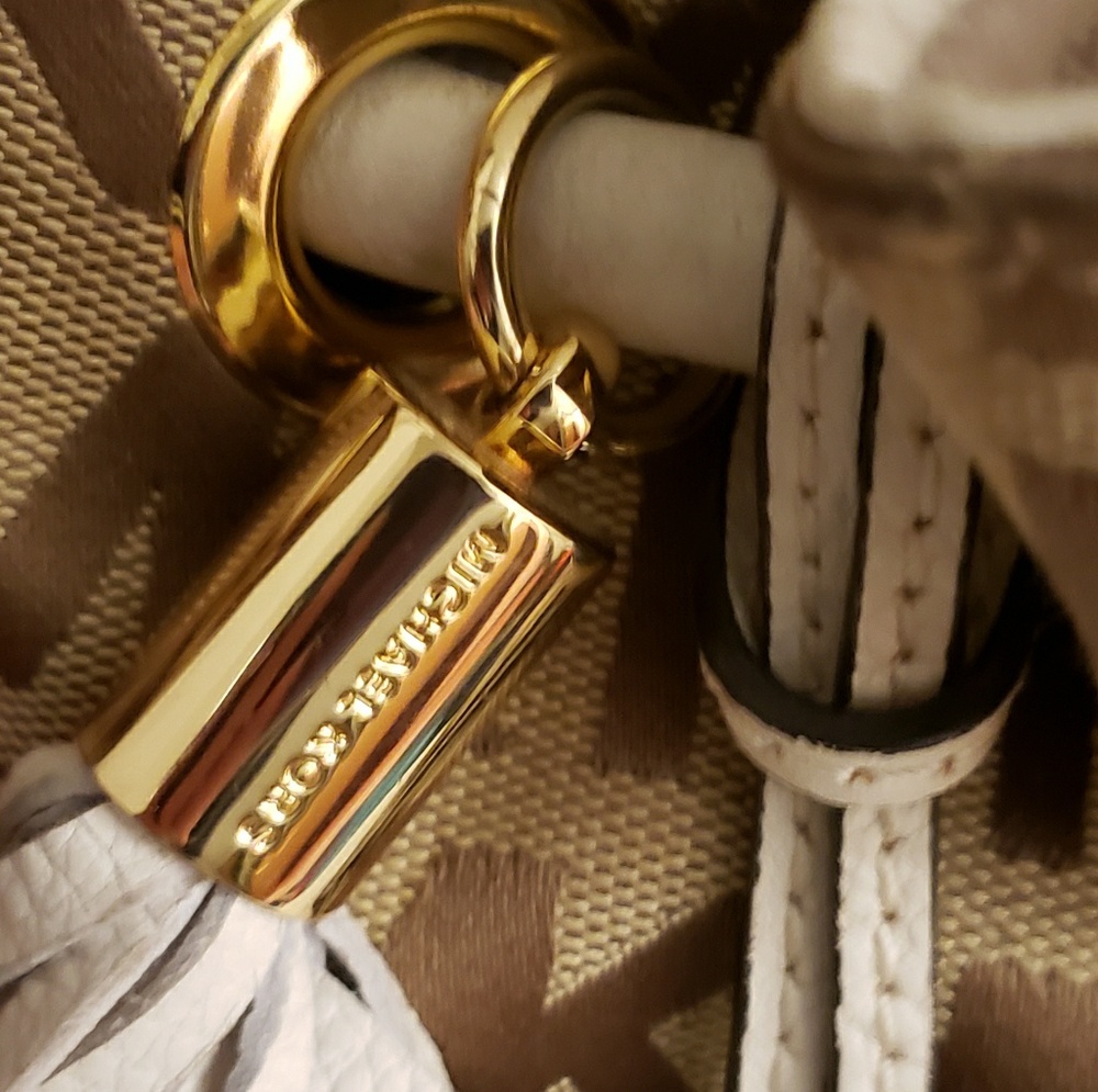 Authentic Michael Kors Purse - Picture 6 of 8